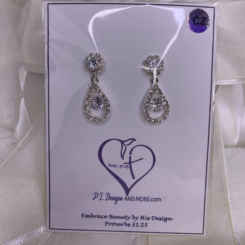 Cubic Zirconia Elegant Teardrop Style Earrings